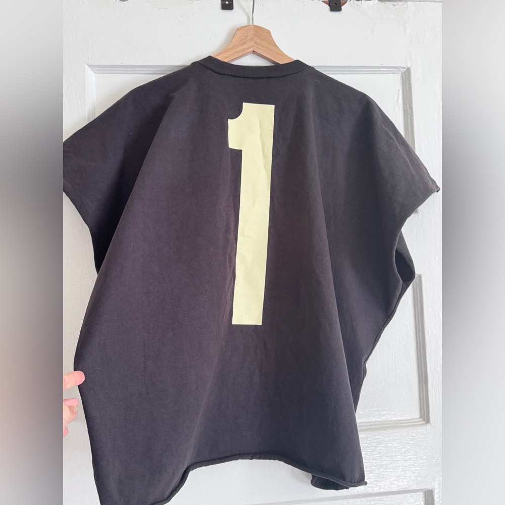 Yeezy T-shirt ONE SIZE NEW